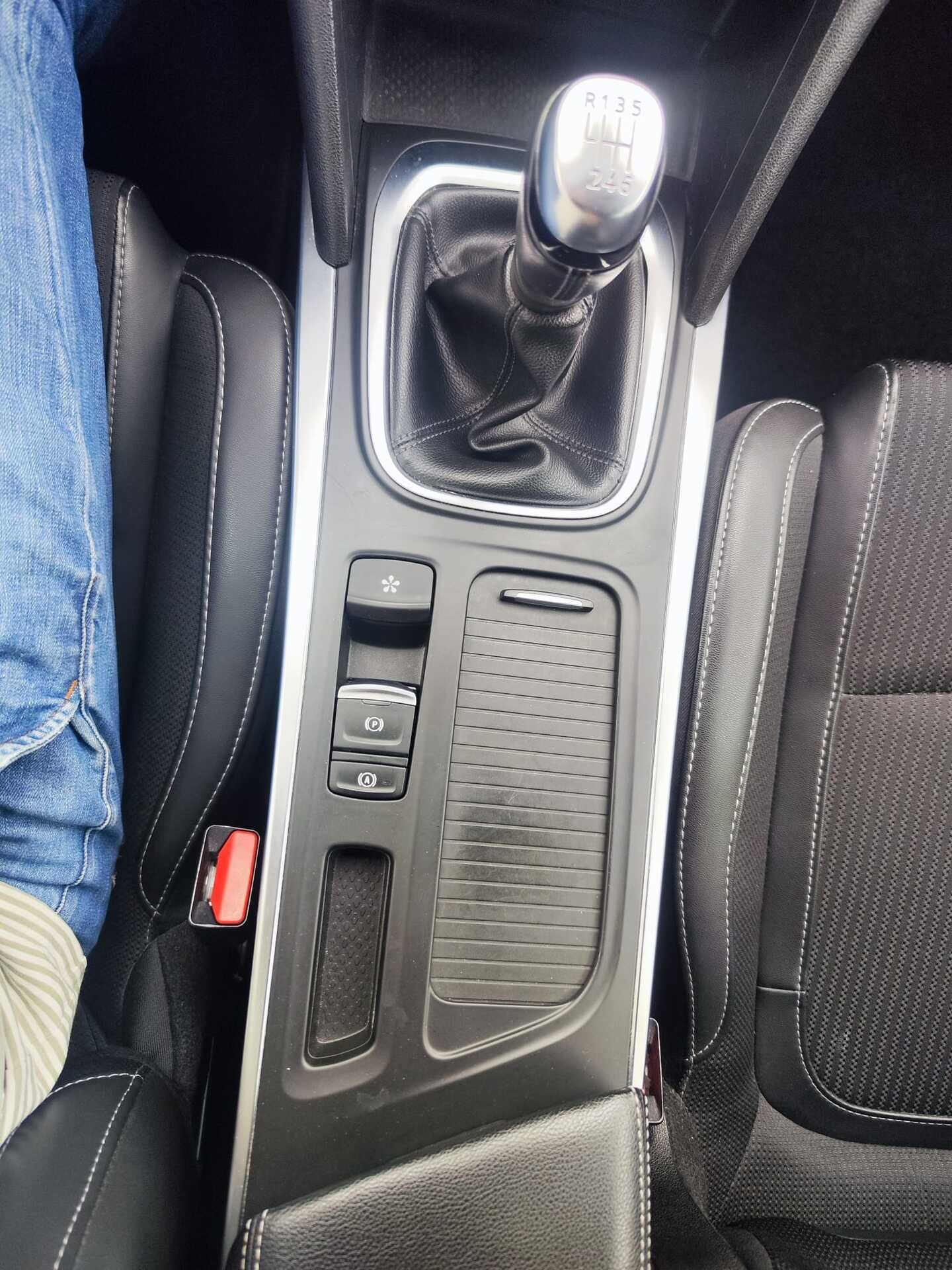 Renault Mégane Sport Tourer — foto 15